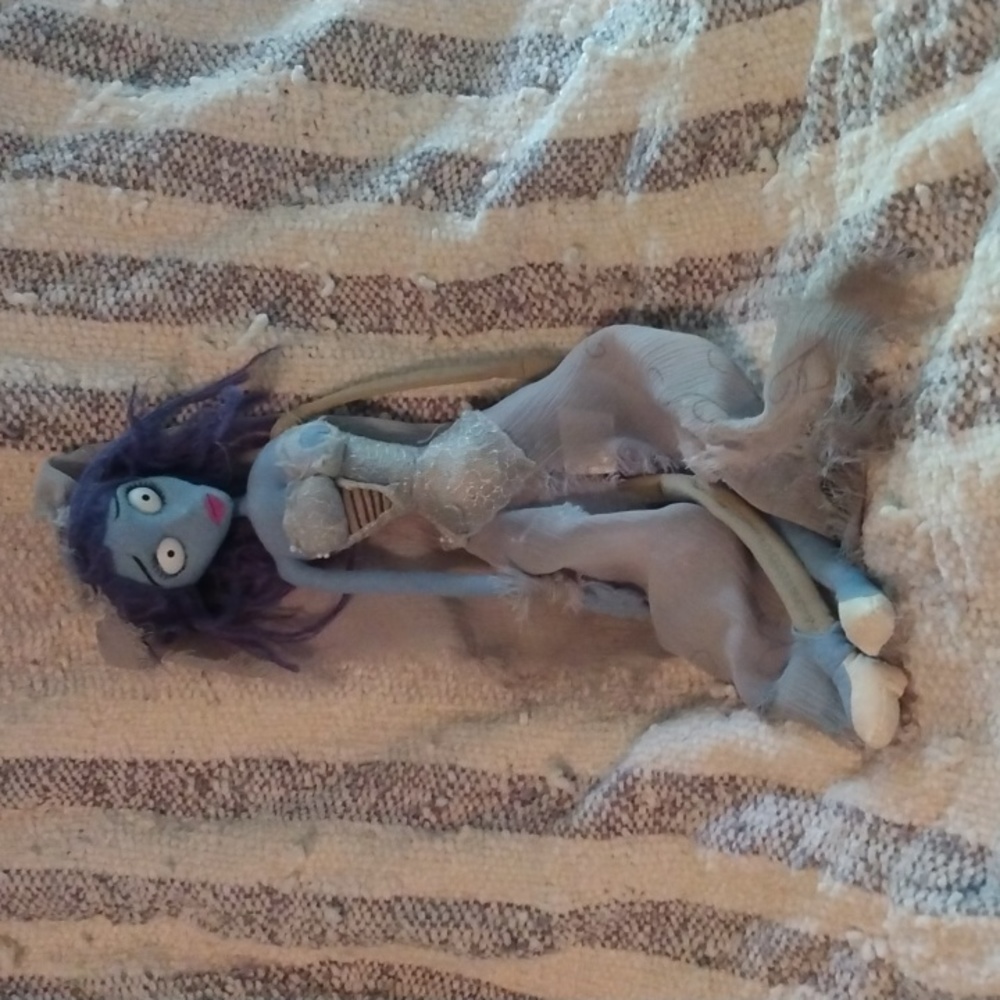 Corps bride doll